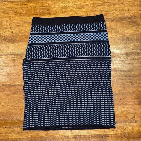 NWT Romeo & Juliet Couture Mini Skirt - Picture 2 of 4